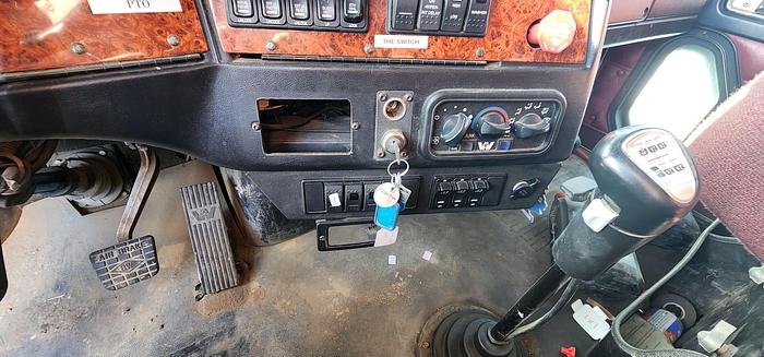 Used MANITEX CRANE 45110T 45 TON LOW MILEAGE