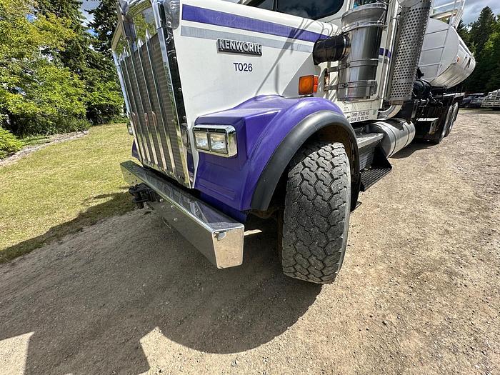 Used 2000 KENWORTH W900 Cube Truck