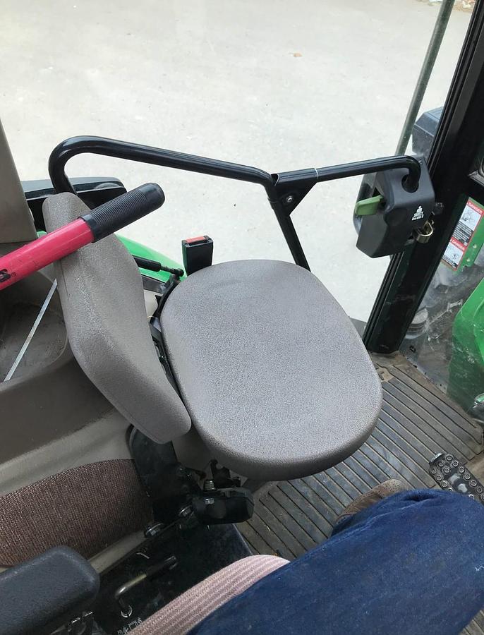 Used JOHN DEERE 6130D