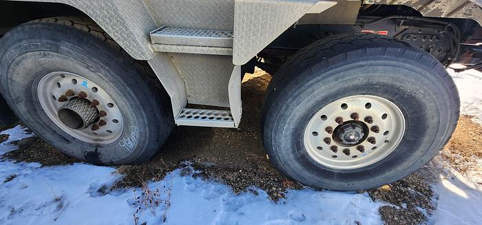 Used MANITEX CRANE 45110T 45 TON LOW MILEAGE