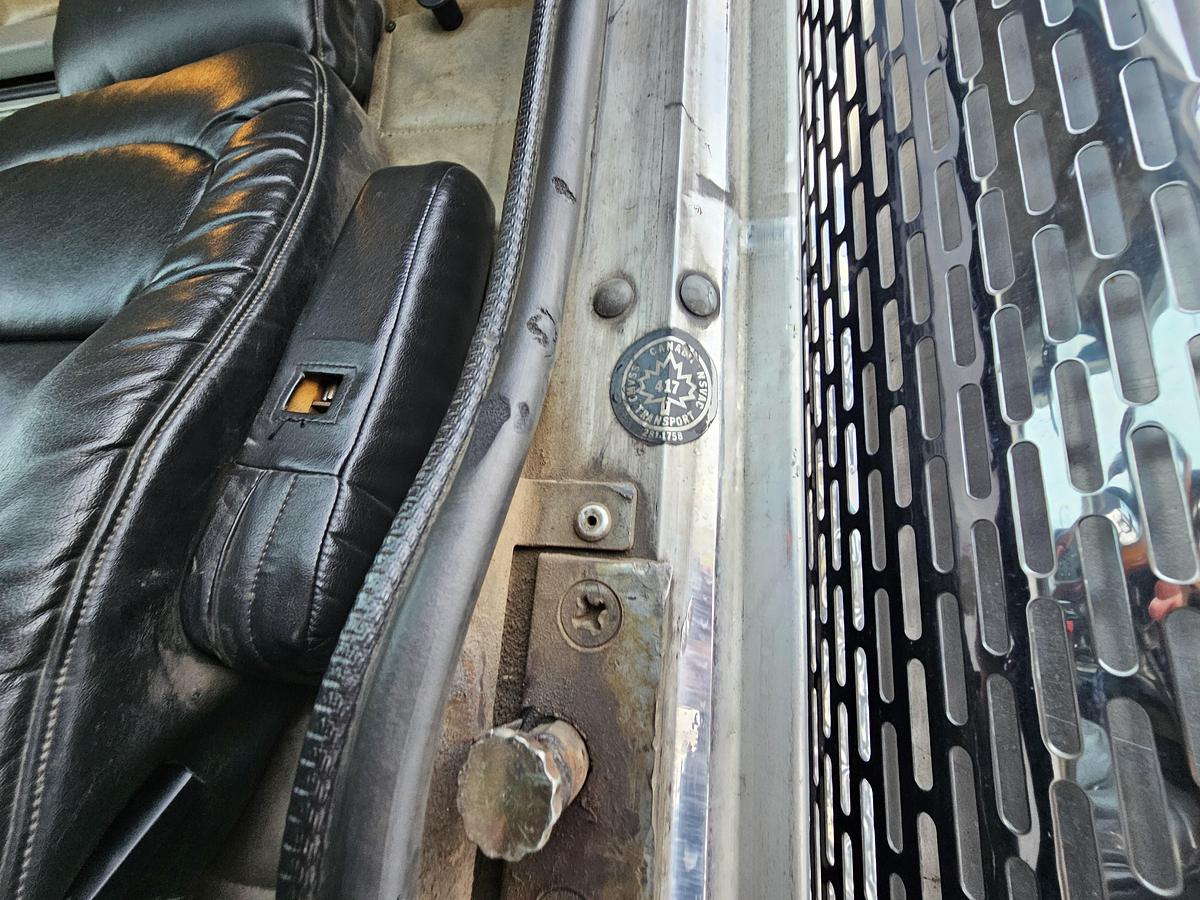 Used 1 owner 1986 PETE 359 6X4