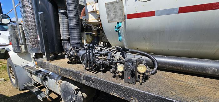 Used CAT STRAIGHT VAC