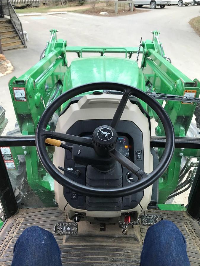 Used JOHN DEERE 6130D