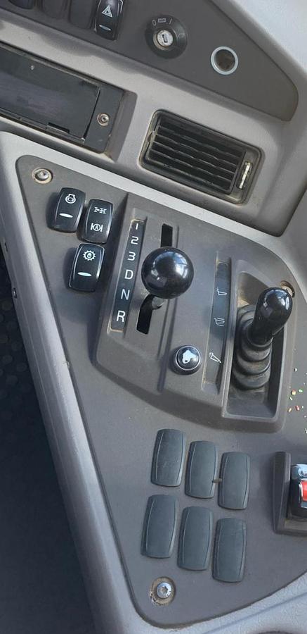 Used CONTRUCTION EQUIPMENT PACKAGE  " WILL SEPARATE " EXCAVATORS , DOZERS , ROCK TRUCKS