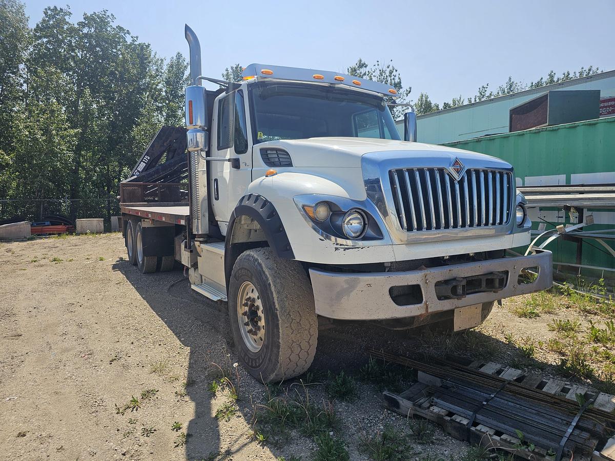 Used 2015 6x4 deck and picker 1 owner