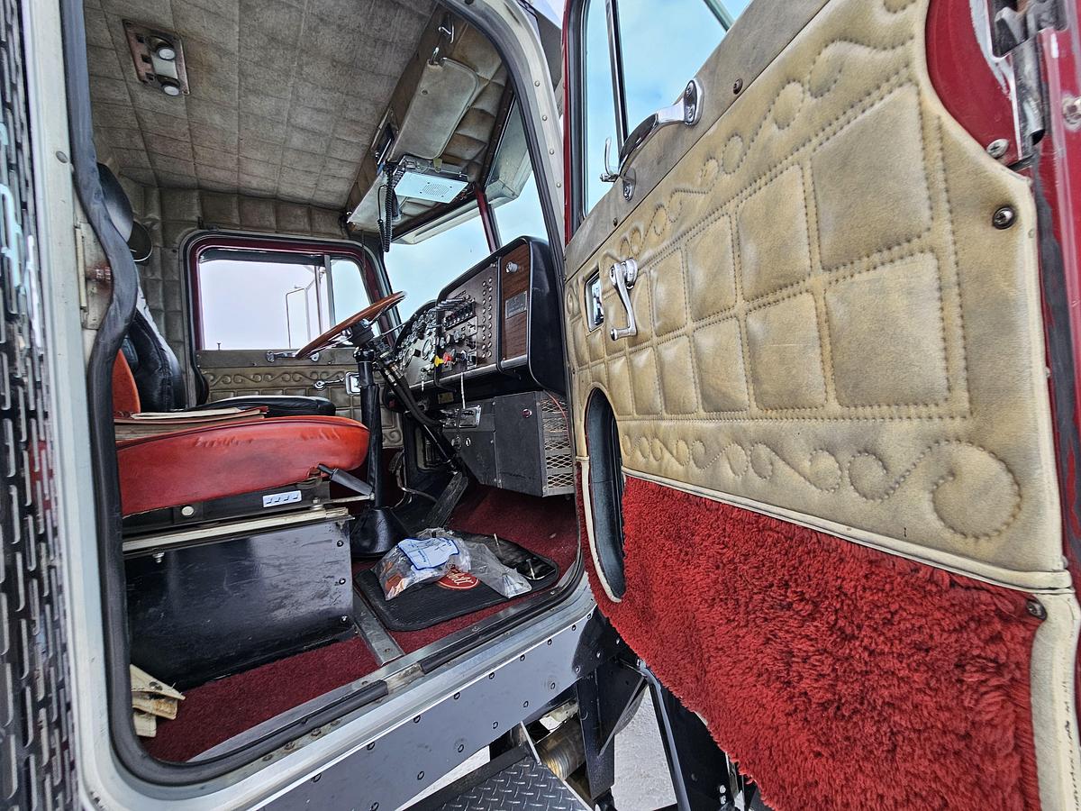 Used 1 owner 1986 PETE 359 6X4