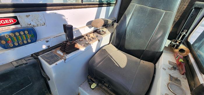 Used MANITEX CRANE 45110T 45 TON LOW MILEAGE