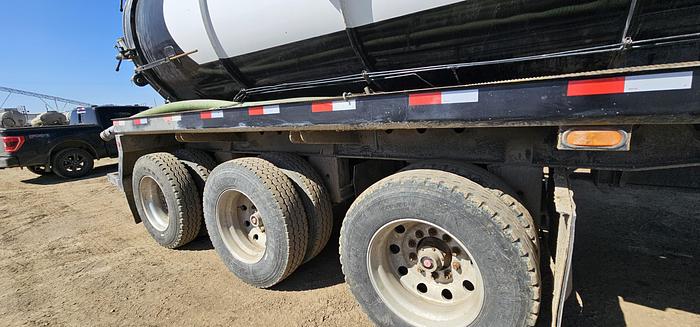 Used 2023 Kenworth T880 semi vac package