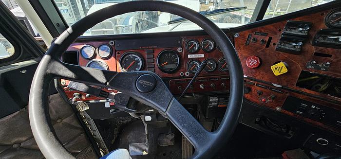 Used CAT STRAIGHT VAC