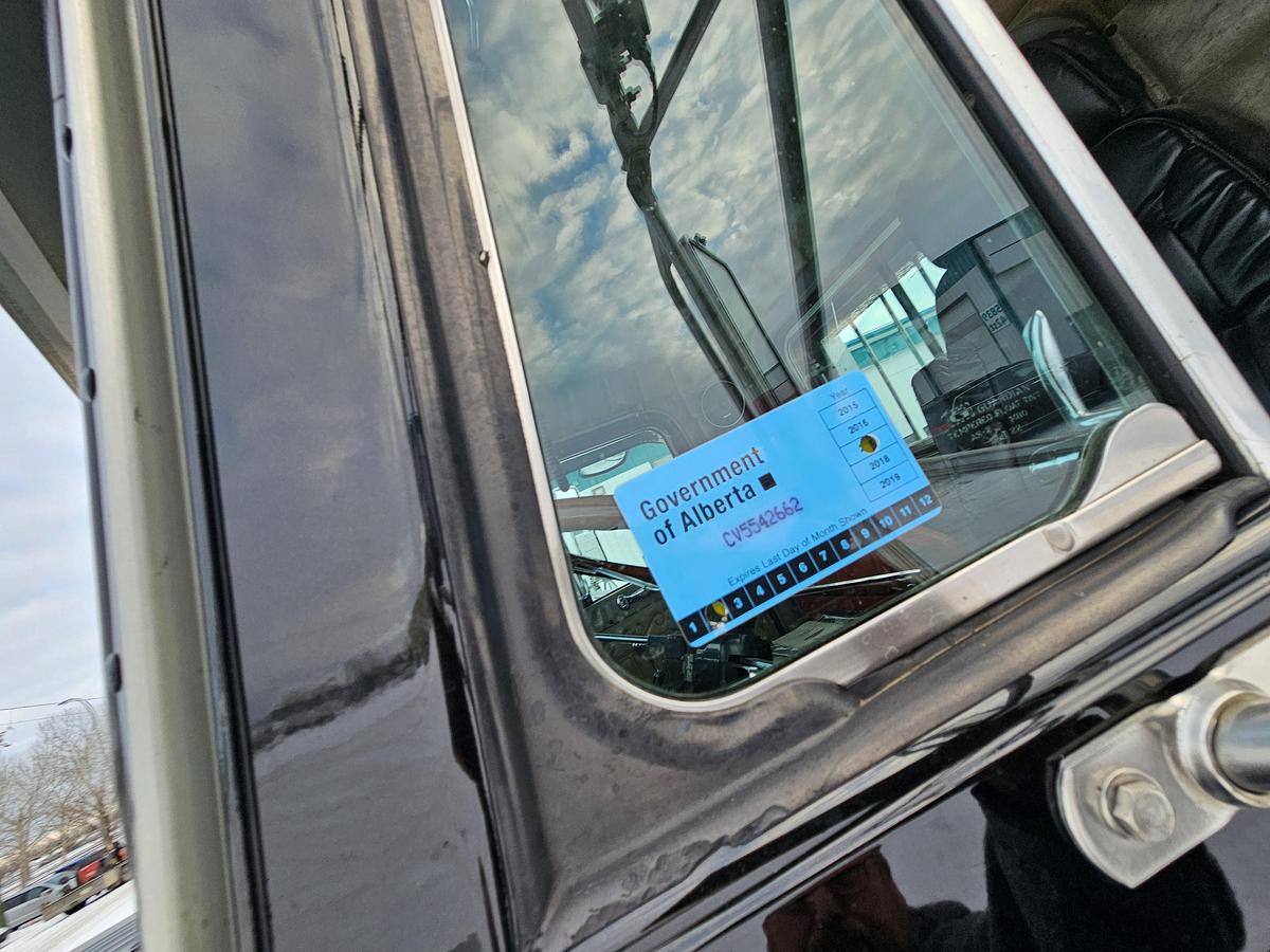 Used 1 owner 1986 PETE 359 6X4