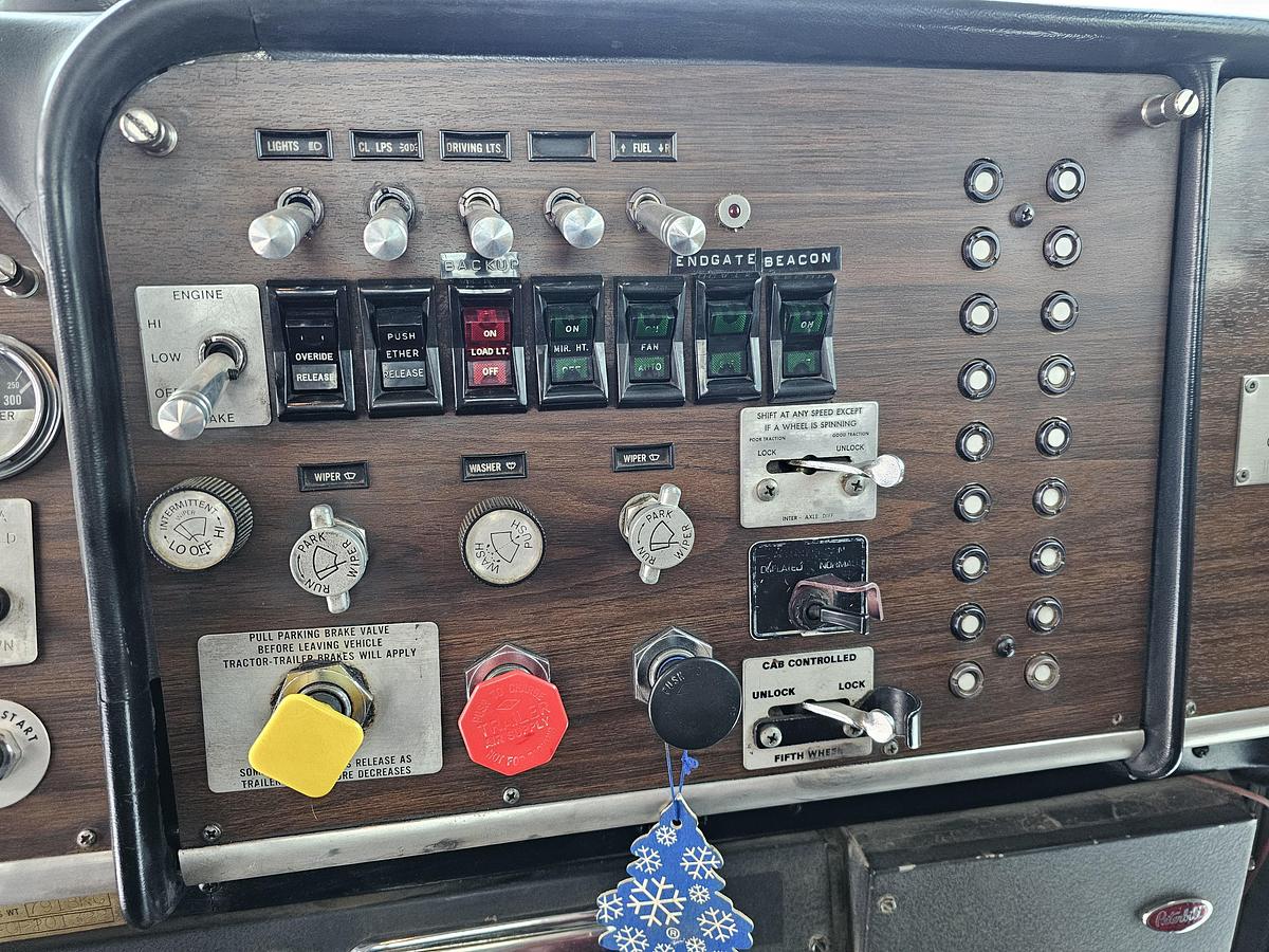 Used 1 owner 1986 PETE 359 6X4