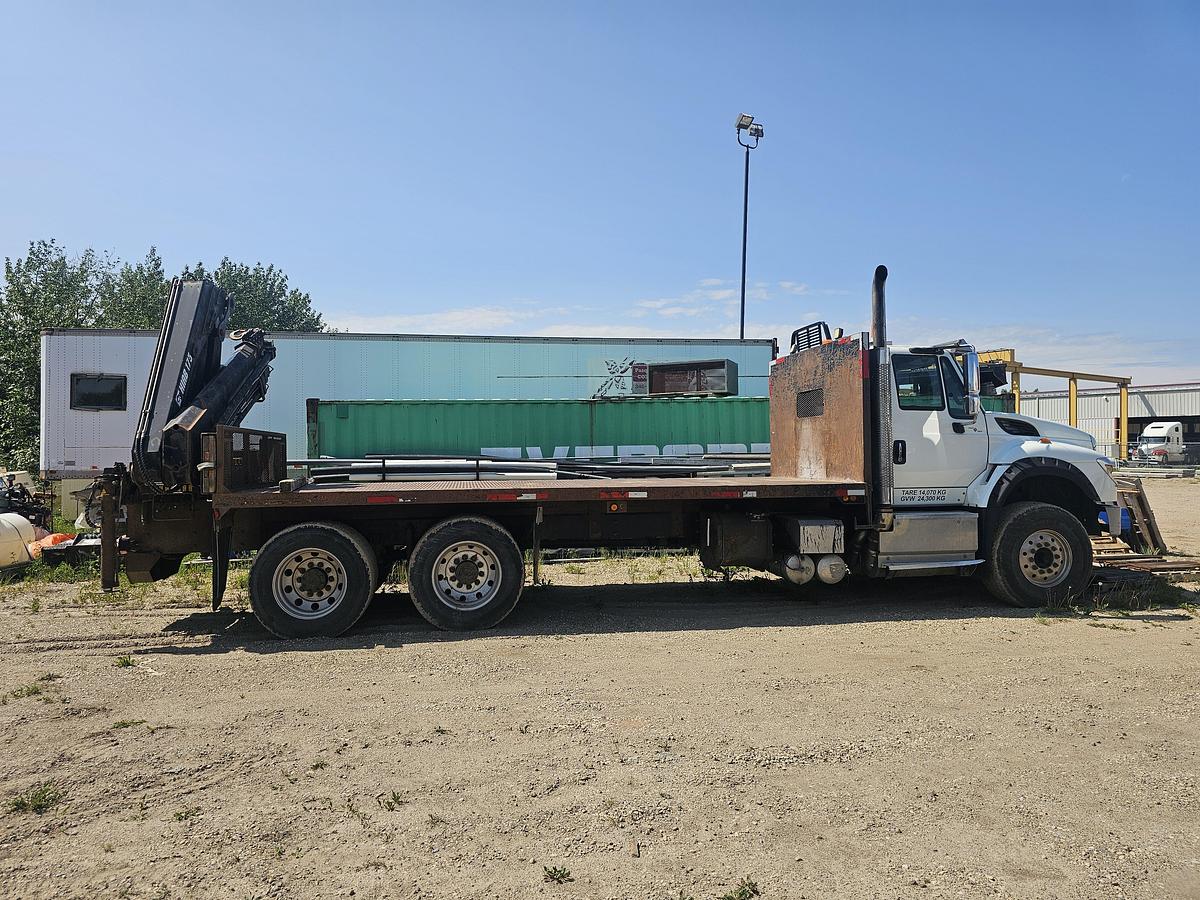 Used 2015 6x4 deck and picker 1 owner