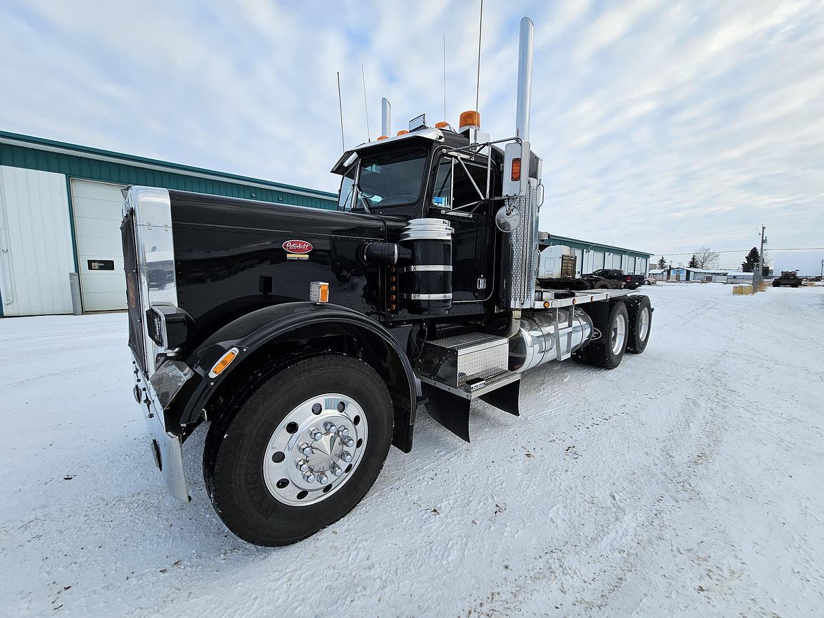 Used 1 owner 1986 PETE 359 6X4