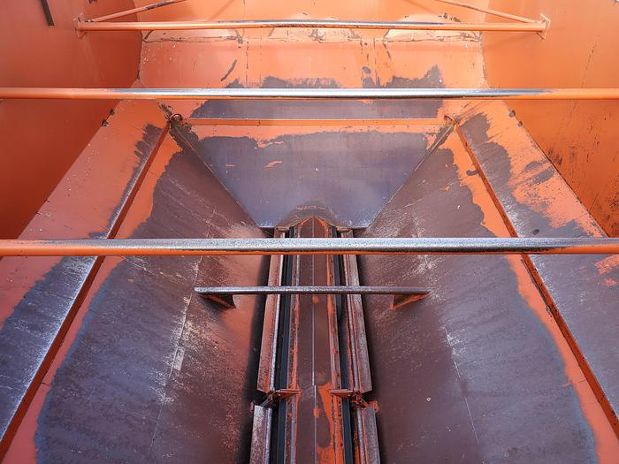 Used A&L 650T Grain Cart