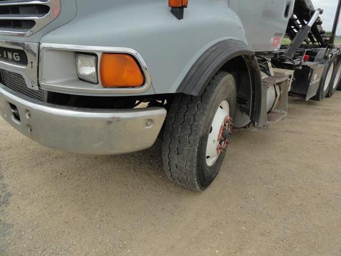 Used 2004 STERLING LT9500