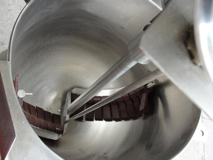 Used 5 GALLON (20 QT.) GROEN SELF CONTAINED AGITATED KETTLE - S/S