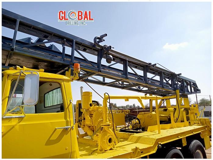 Used Item 0760 : 1976 Speedstar / Ford Water Well Drill Truck