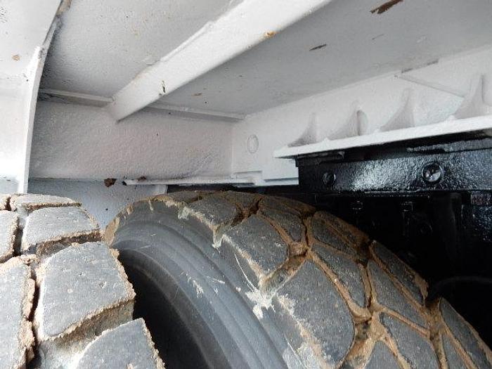 Used 2009 Freightliner M2-106