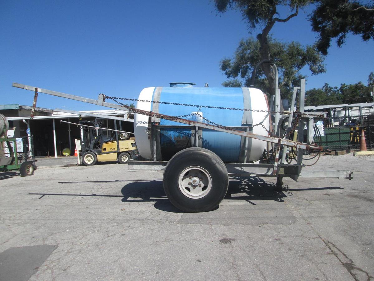 Used 1200 Gallon Kennco Fertilizer Sprayer
