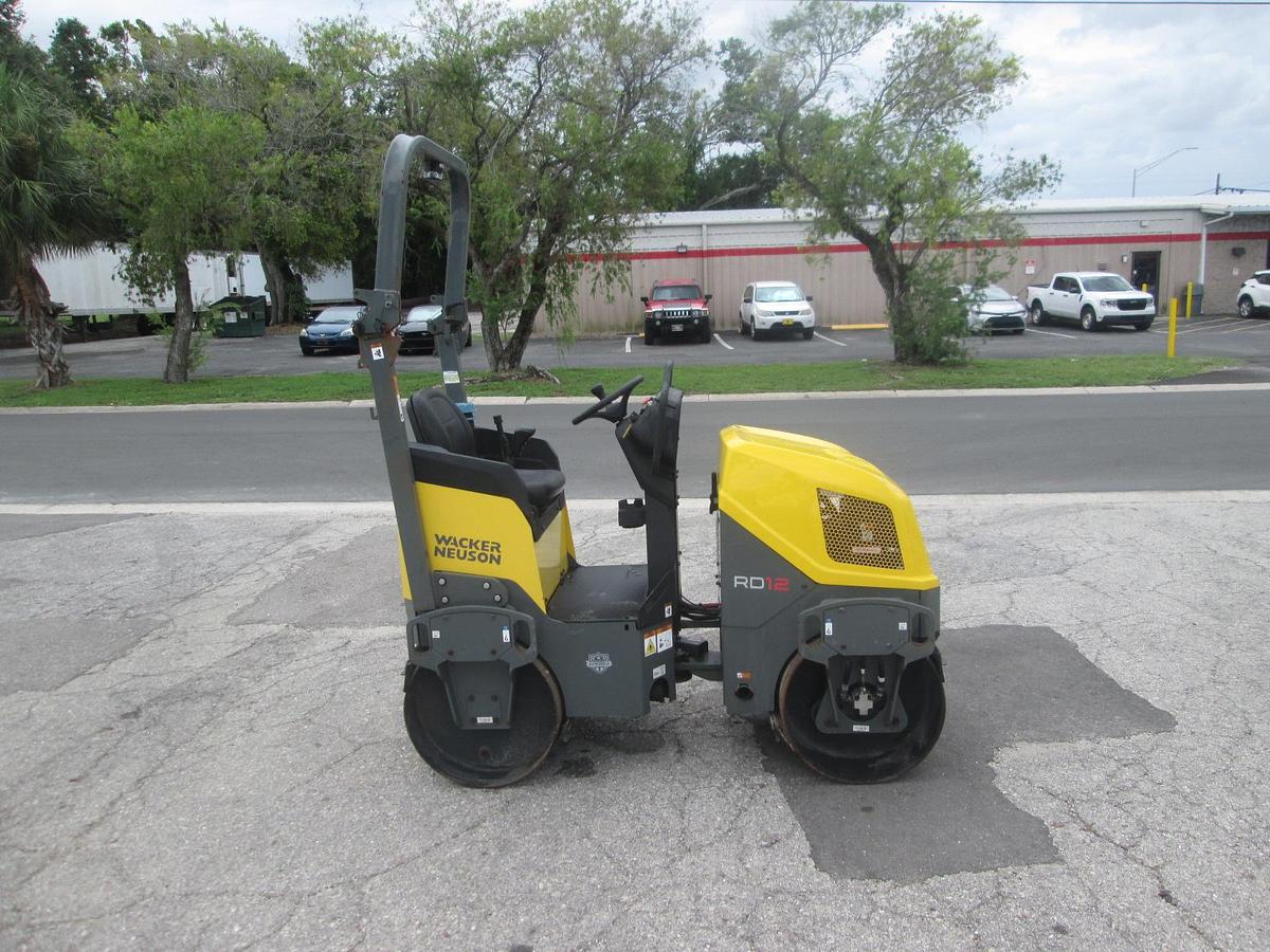 Used 2021 Wacker Neuson RD12 Roller