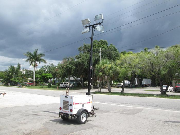 Used 2006 Magnum Towable Light Towe