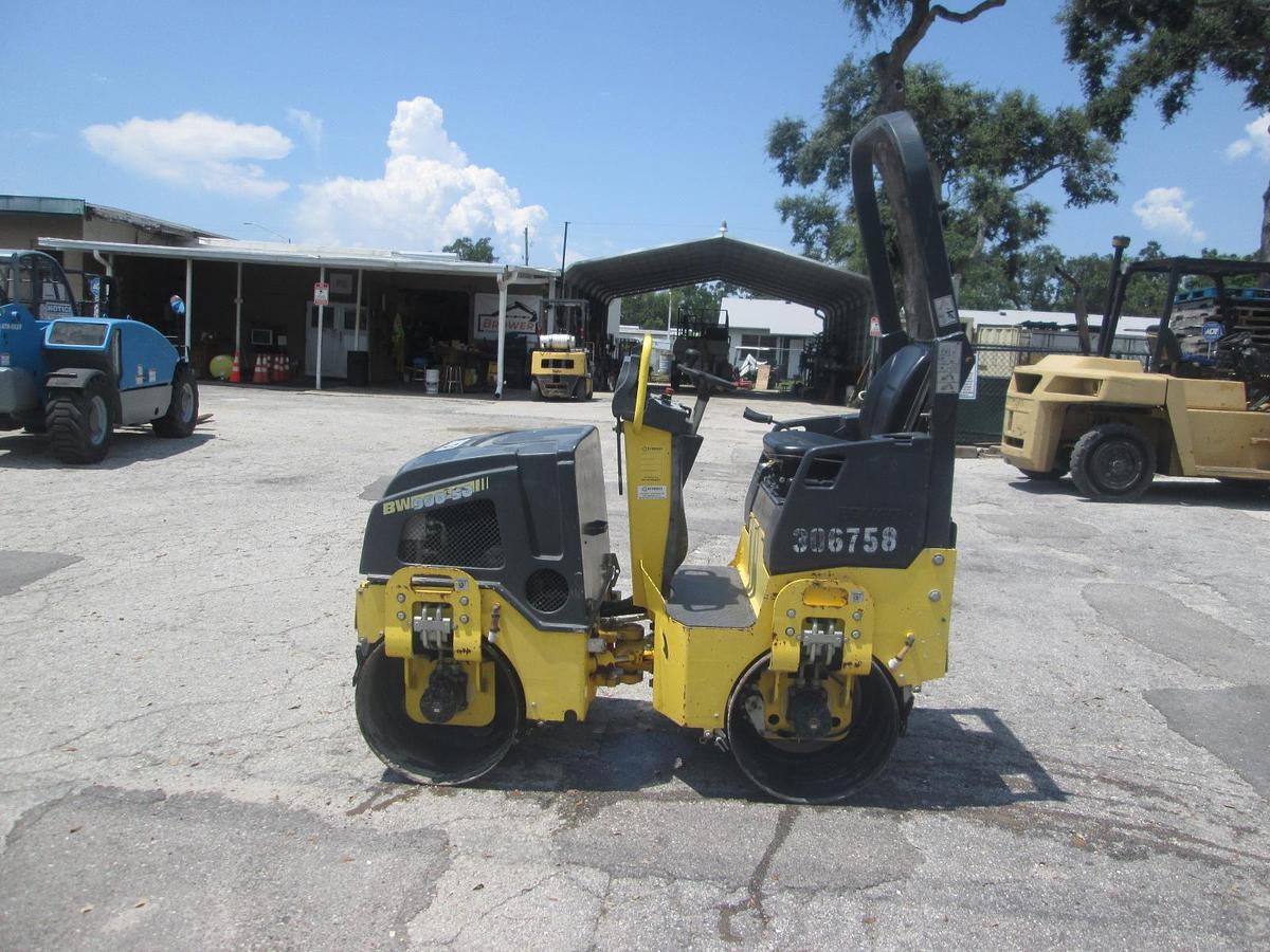 Used 2019 Bomag BW900-50 Vibratory Roller