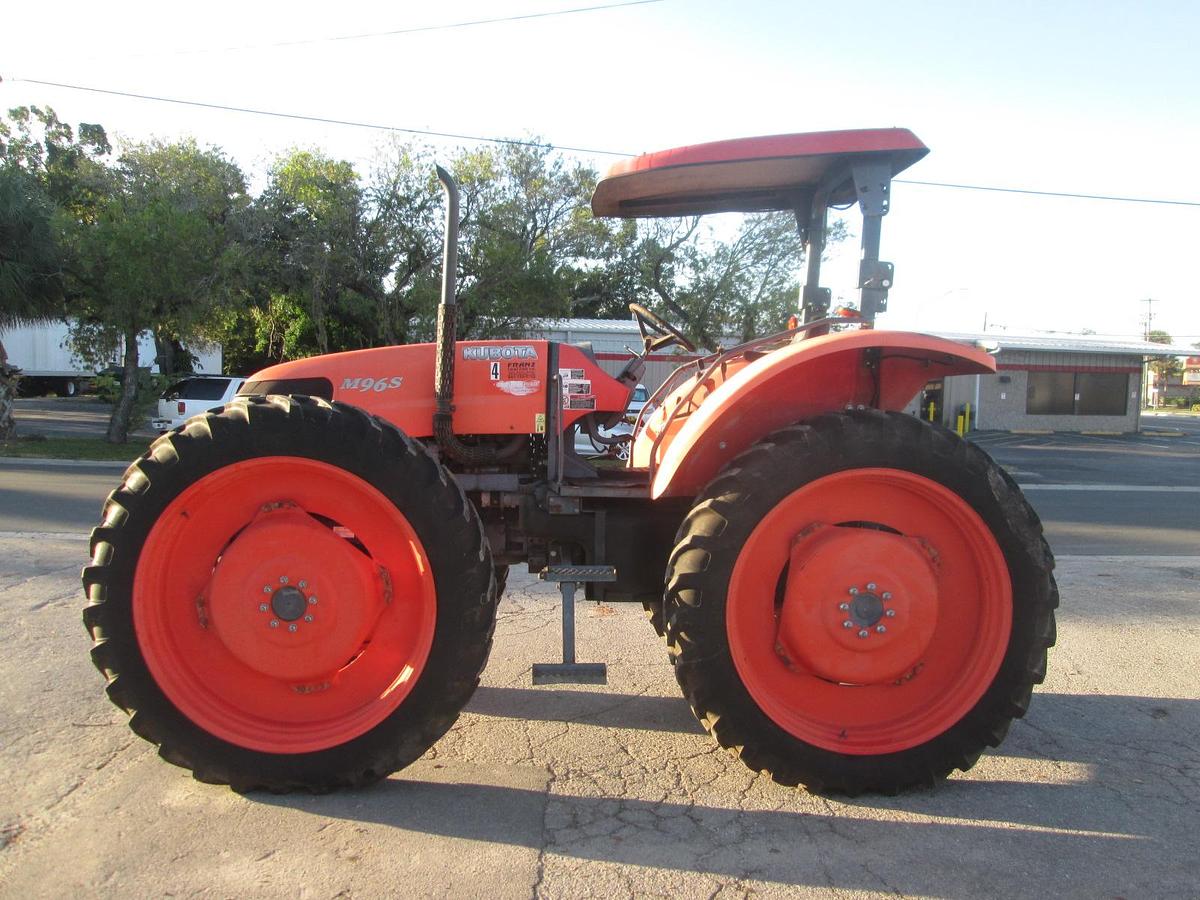 Used 2015 Kubota M96S High Crop Tractor