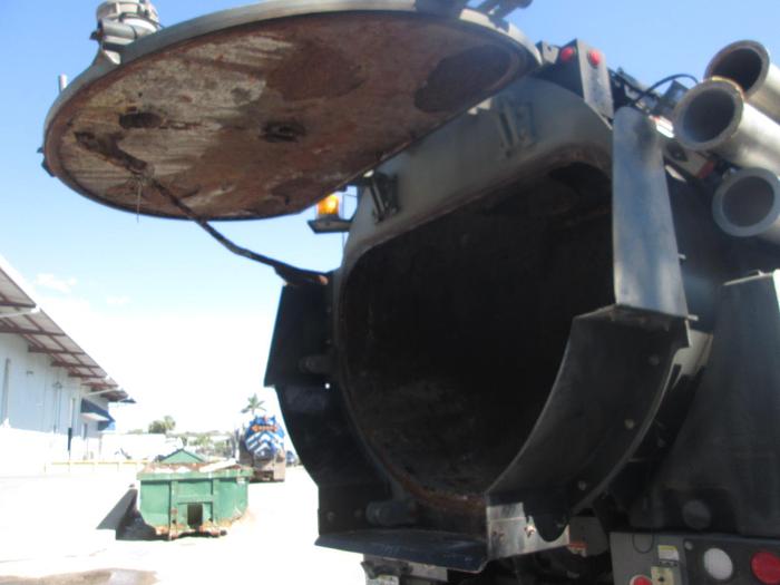 Used 2019 Freightliner 114SD Vac-Con Excavator Truck