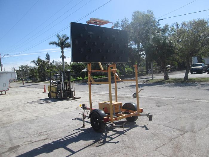 Used 2014 Arrowmaster 5 Arrow Board Trailer