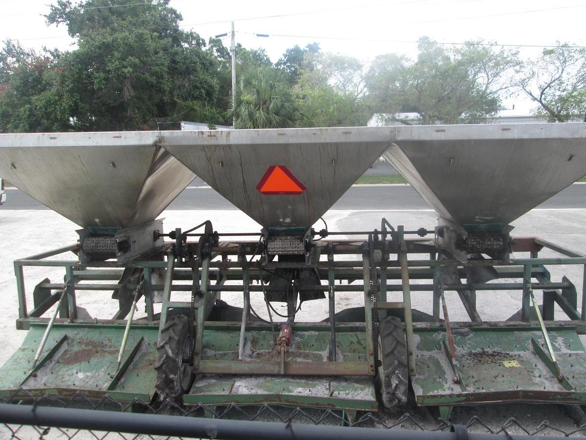 Used Kennco 3 Row Bedder With Fertilizer Spreader