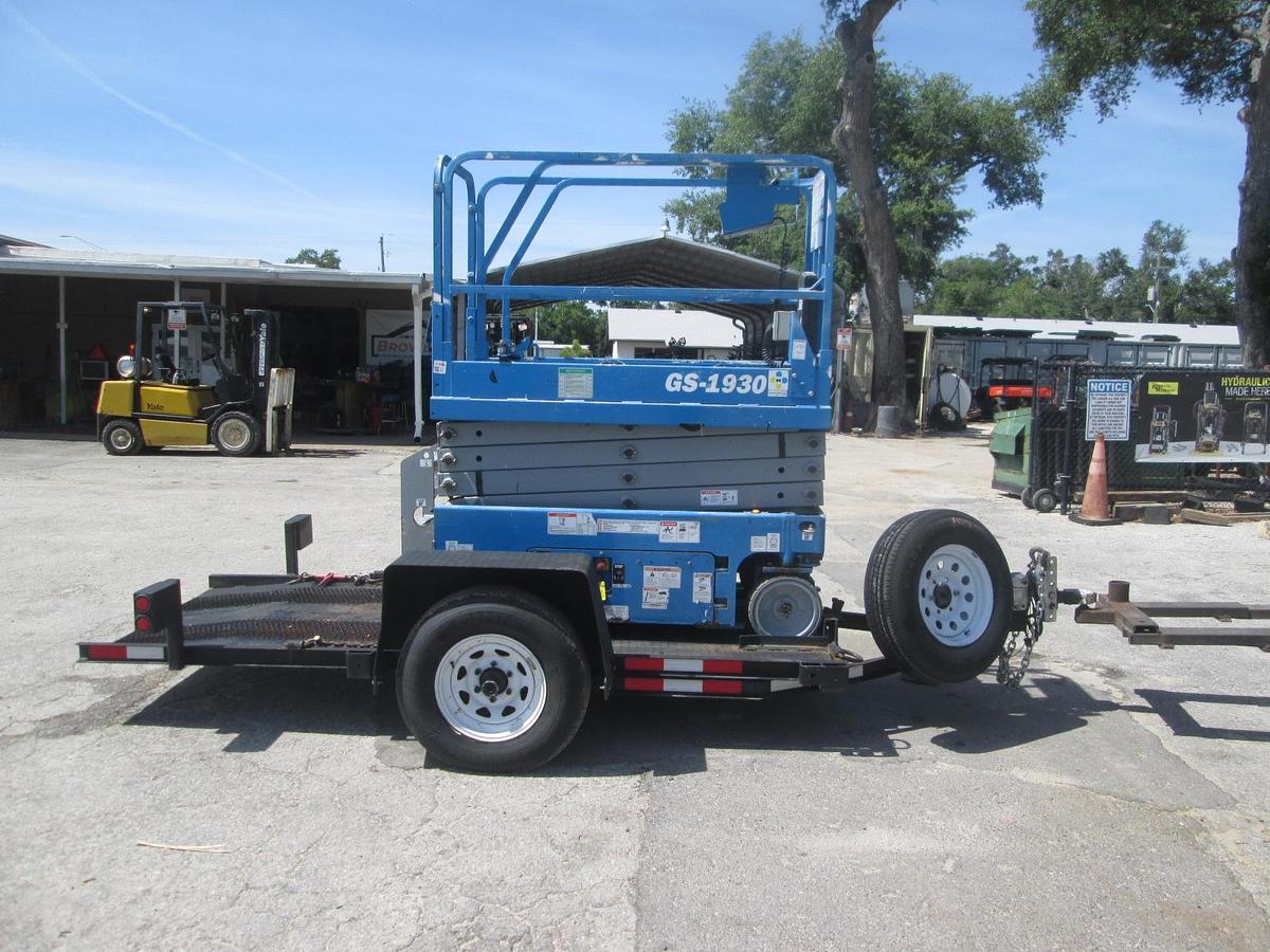 Used 2020 Genie GS1930 Scissor Lift with Tilt Trailer