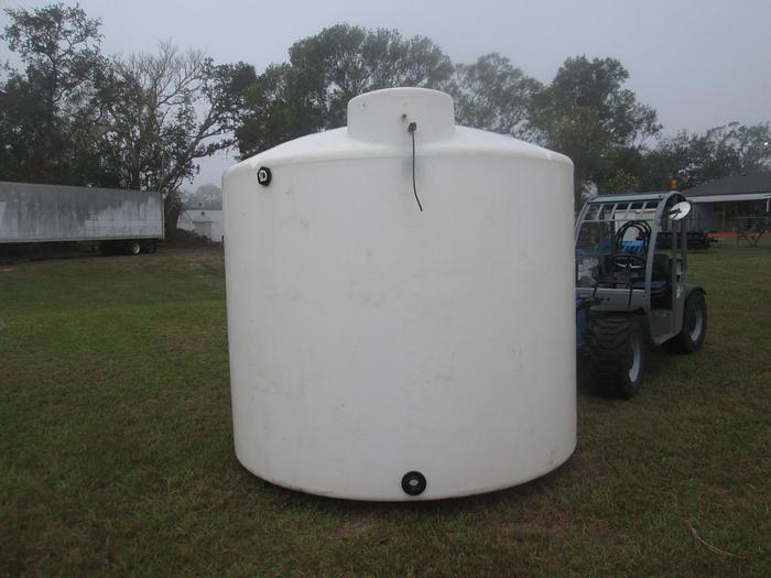 Used 2500 Gallon Poly Tank