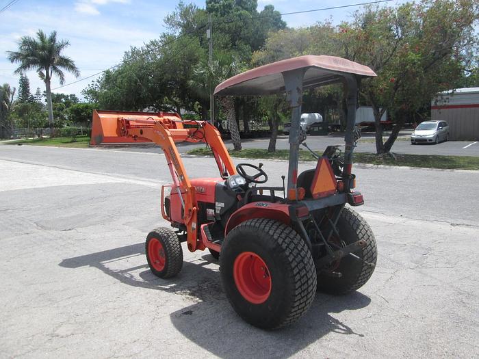 Used 2013 Kubota B3200 Front End Loader Tractor