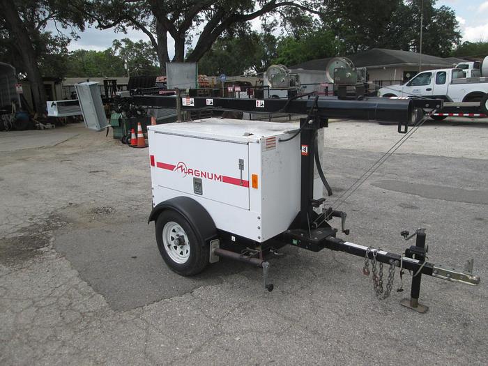 Used 2006 Magnum Towable Light Towe
