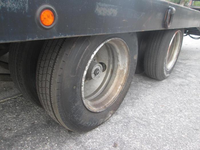 Used 2005 27' 20 Ton Trailer