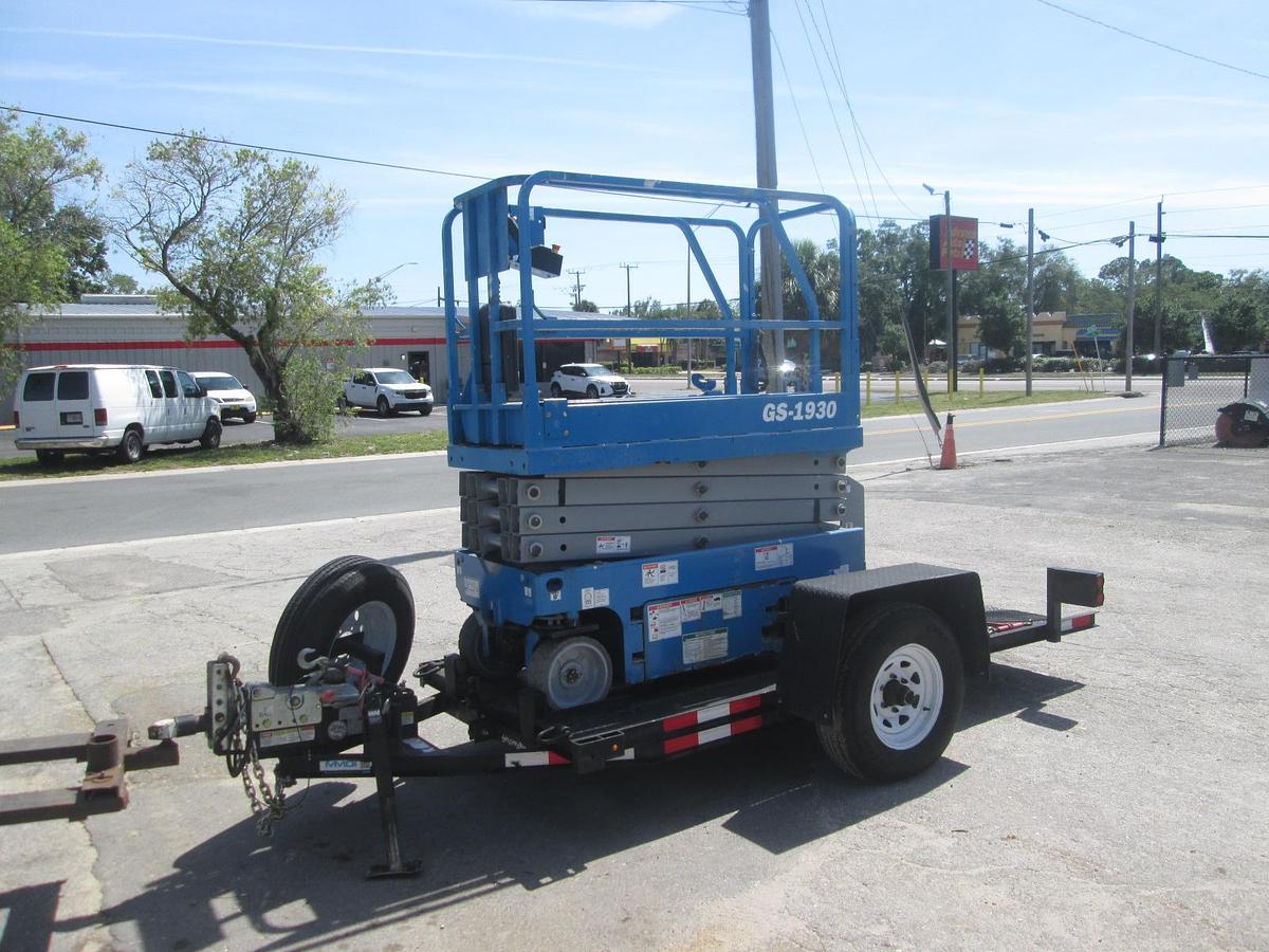 Used 2020 Genie GS1930 Scissor Lift with Tilt Trailer