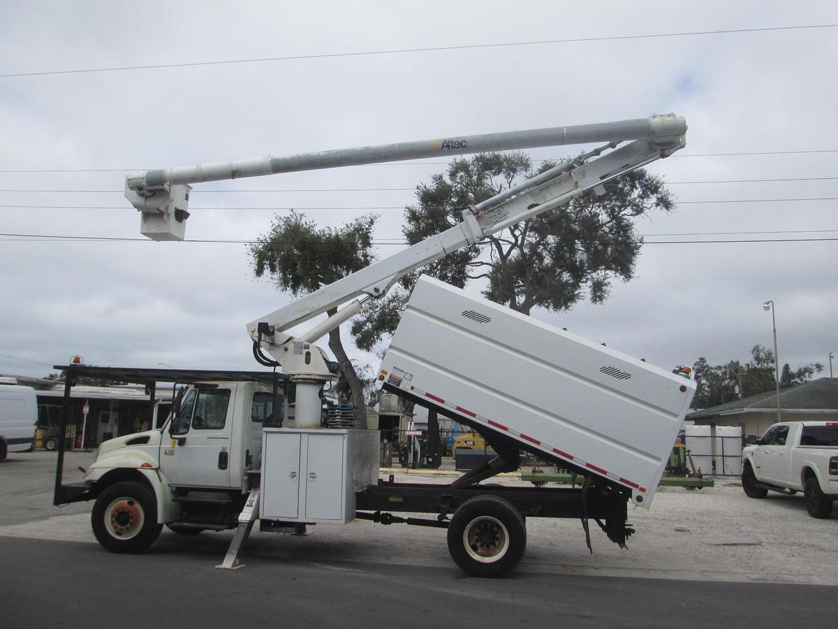 Used 2007 International 4300 Chipper Bucket Truck