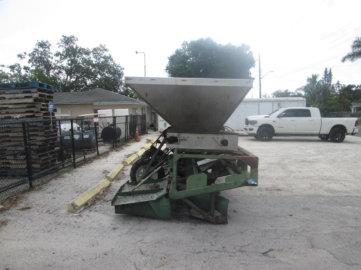 Used Kennco 3 Row Bedder With Fertilizer Spreader