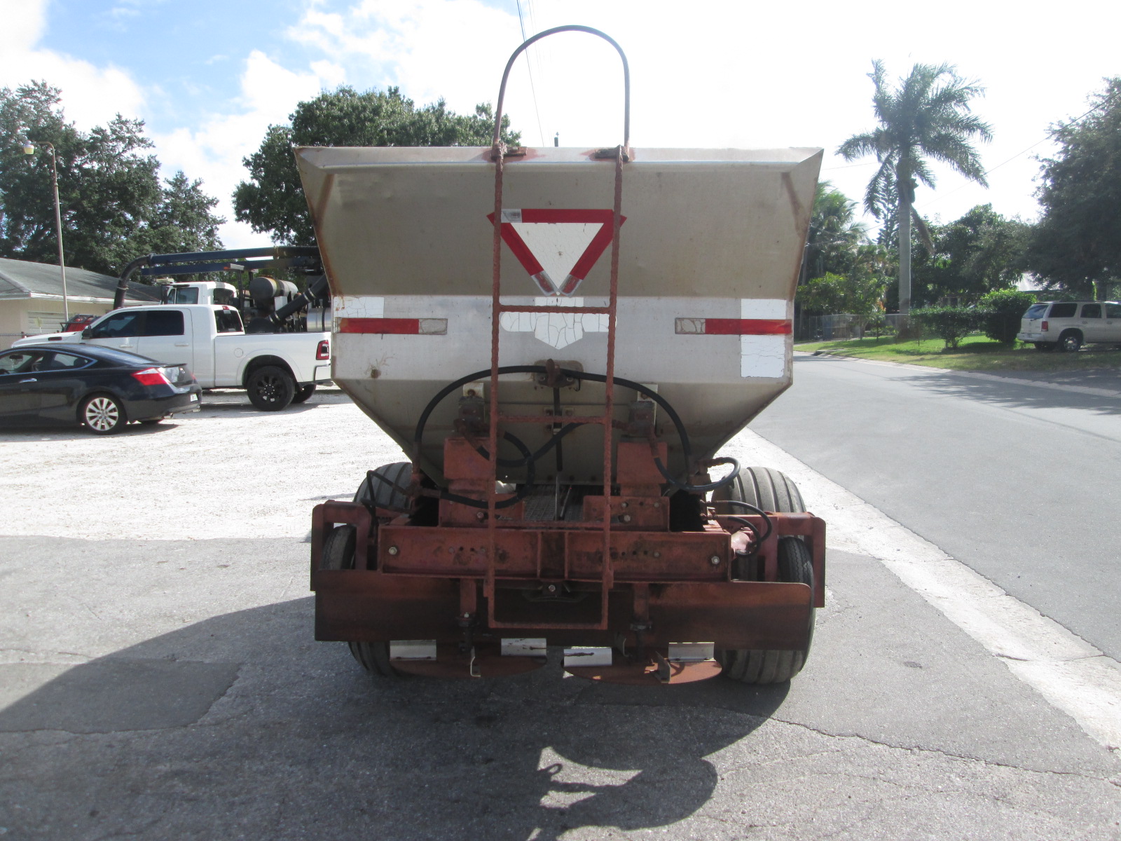 Used 5 Ton Killebrew Fertilizer Spreader