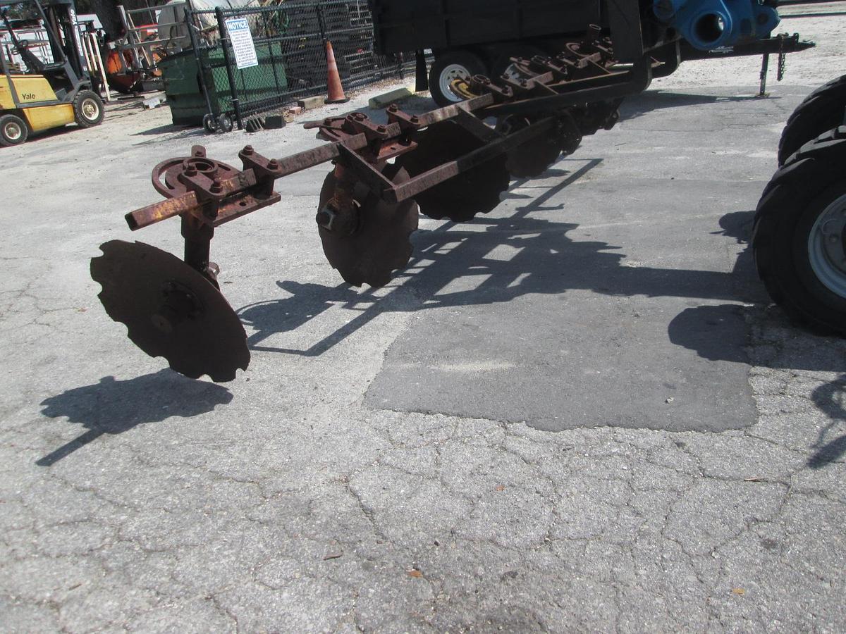 Used 17' 3 Row Hiller