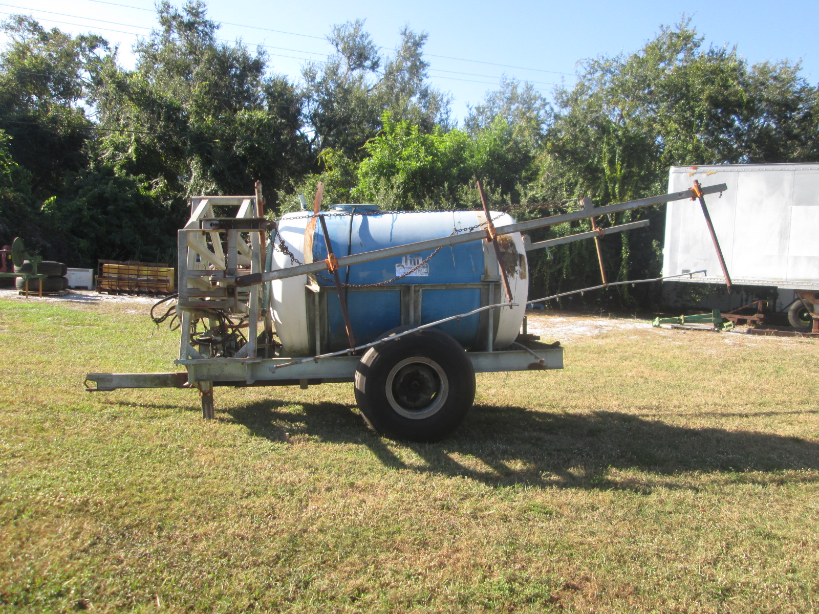 Used 1200 Gallon Kennco Fertilizer Sprayer