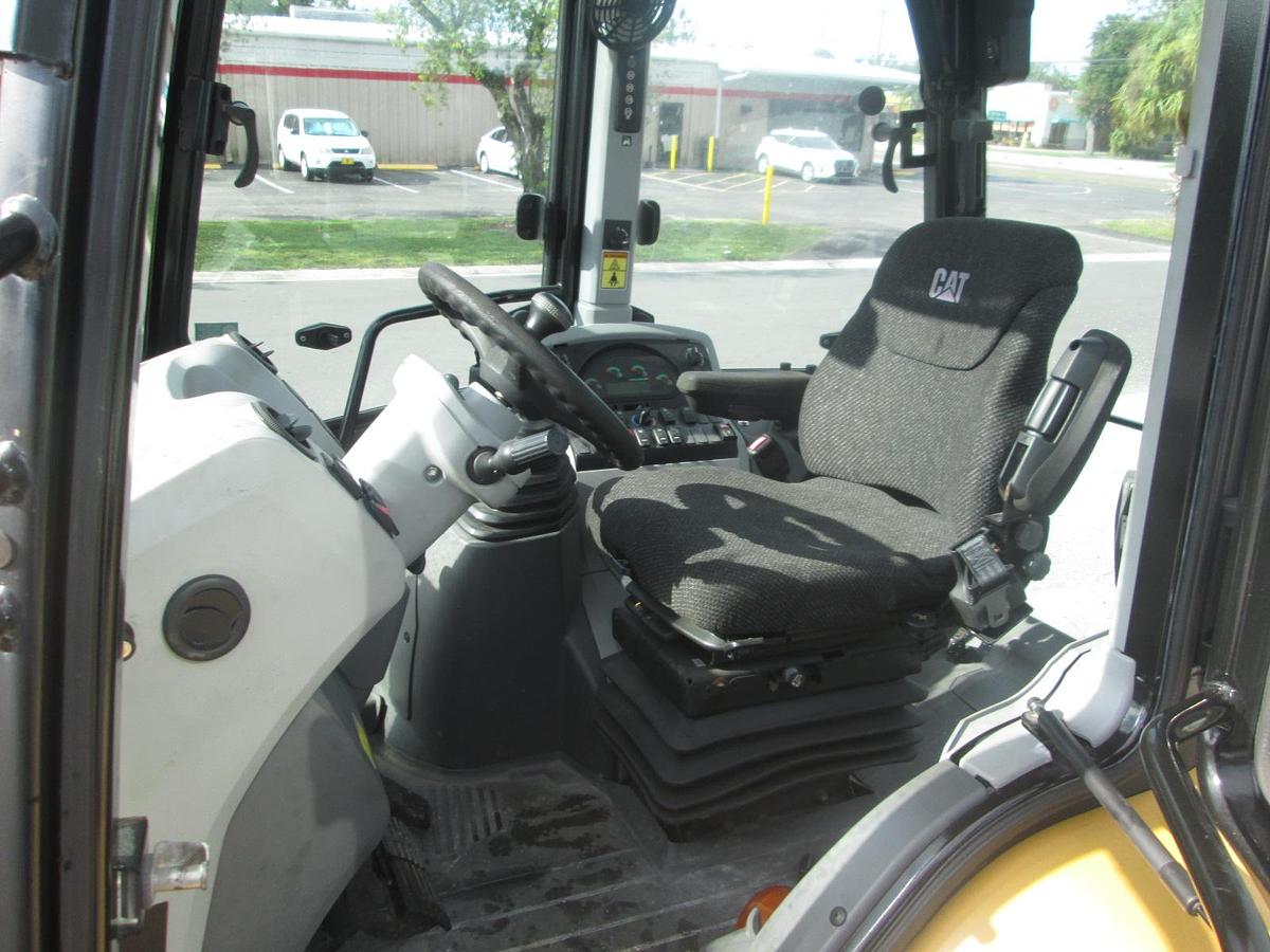 Used 2018 Caterpillar 420F2 Loader Backhoe