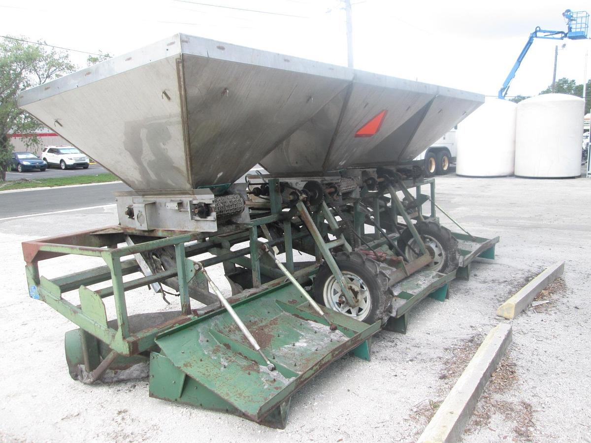 Used Kennco 3 Row Bedder With Fertilizer Spreader