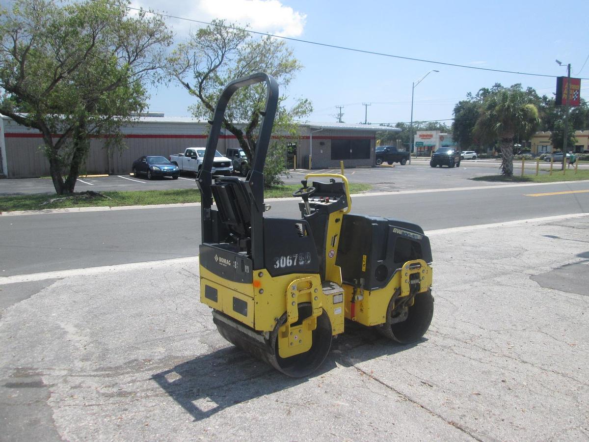 Used 2019 Bomag BW900-50 Vibratory Roller