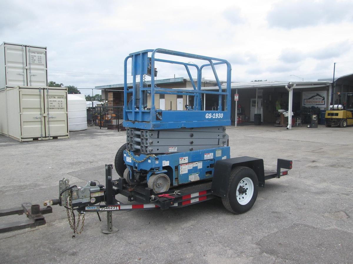 Used 2019 Genie GS1930 Scissor Lift with Tilt 