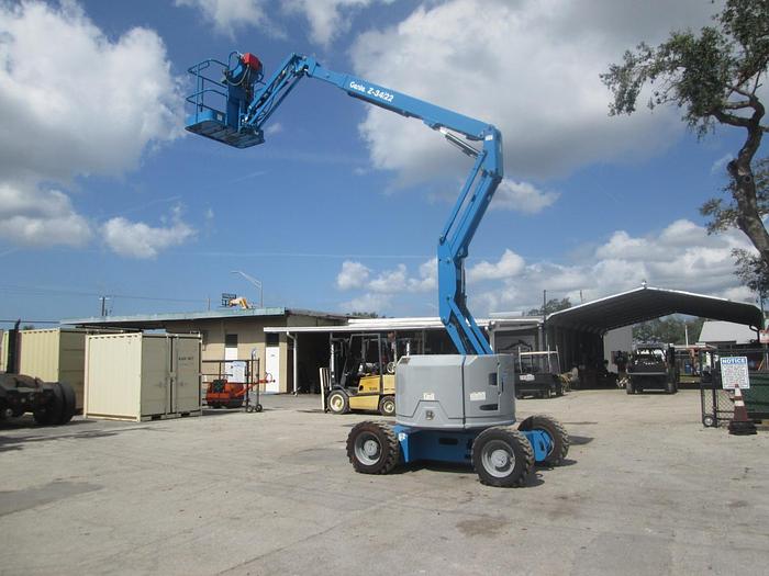 Used 2014 Genie Z 34/22 Articulated Boom Lift