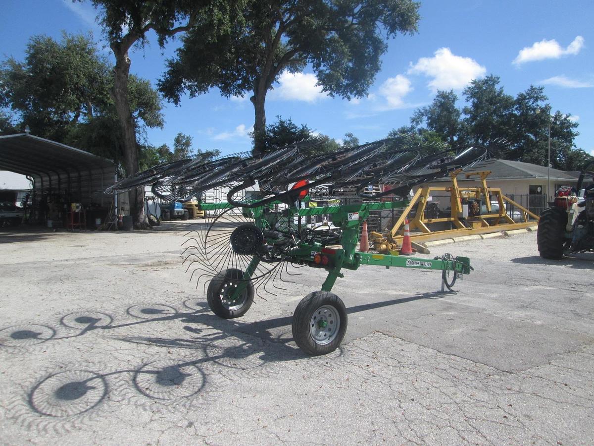 New Frontier WR3208 Wheel Hay Rake