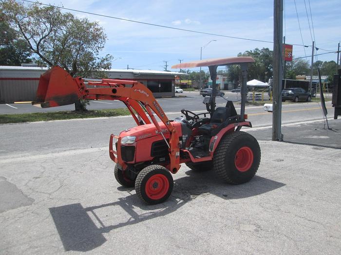 Used 2013 Kubota B3200 Front End Loader Tractor