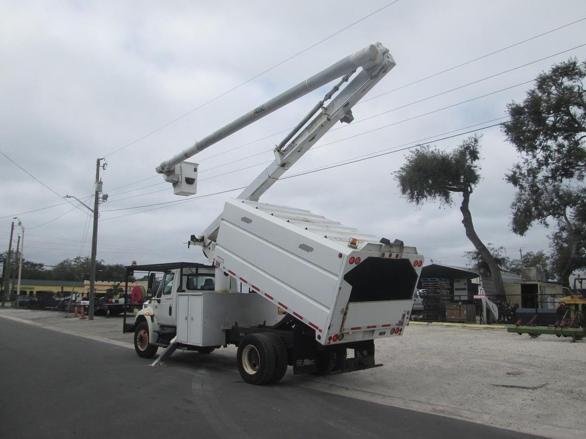Used 2007 International 4300 Chipper Bucket Truck