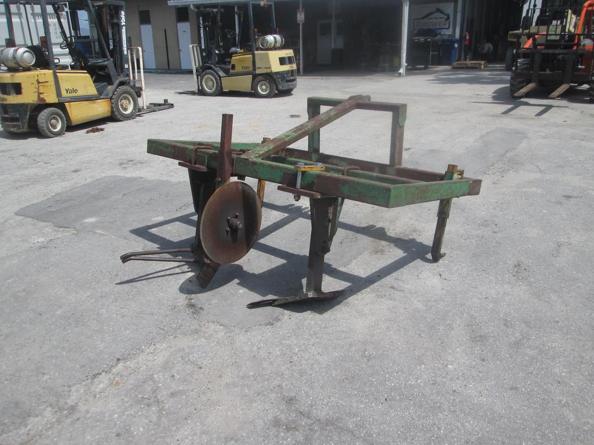 Used Kennco Plastic Cutter Lifter